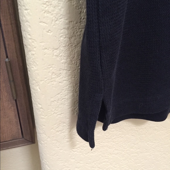 Tommy Bahama Men’s Size L knit polo top. - Picture 6 of 6
